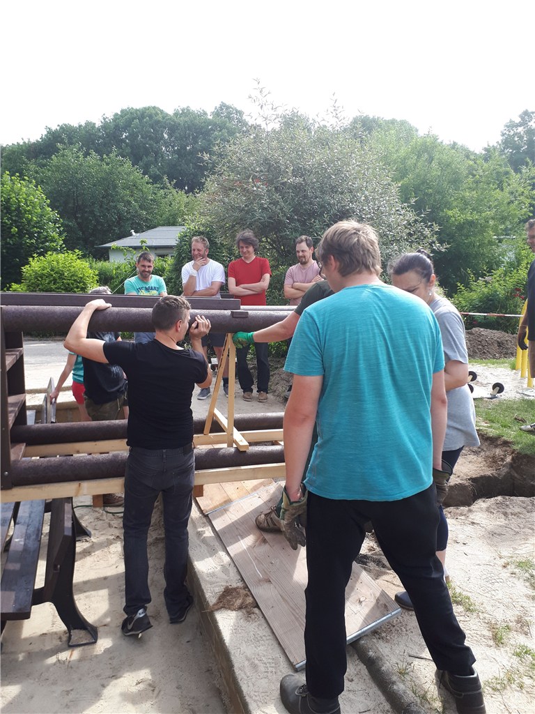 Aufbau des neuen Spielturms (Juni 2018)